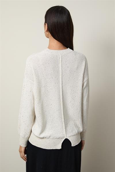 Свитер с круглым вырезом и мини-пайетками