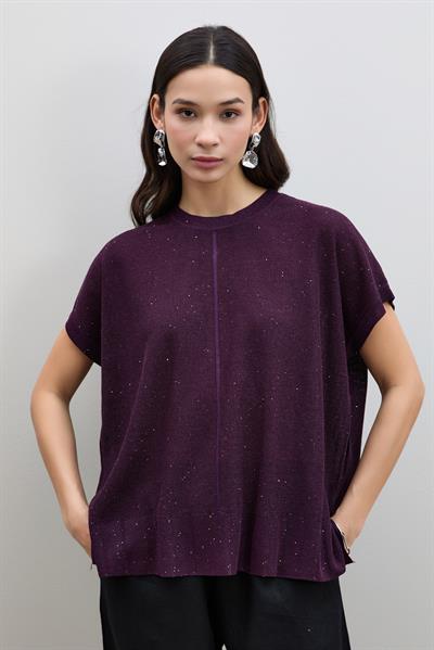 Свитер с пайетками и кнопочными деталями