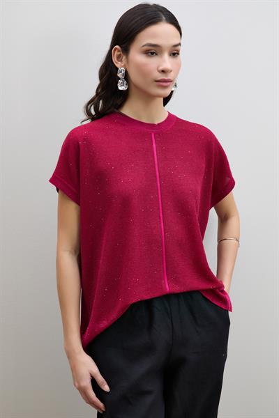 Свитер с пайетками и кнопочными деталями