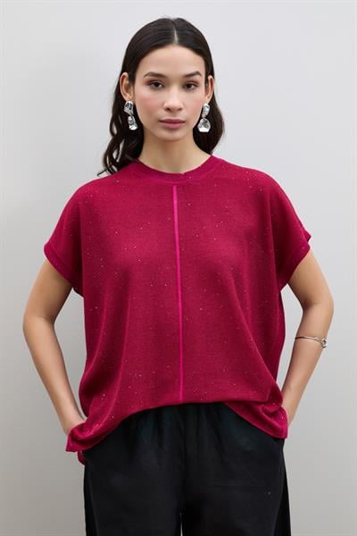 Свитер с пайетками и кнопочными деталями