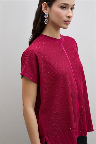 Свитер с пайетками и кнопочными деталями