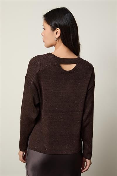 Свитер с V-образным вырезом, украшенный мини-пайетками и деталями на спинке