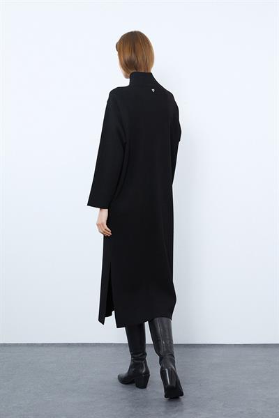 Платье с воротником-водолазкой и разрезами из смеси органического хлопка. ELB9152SİYAH