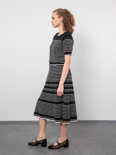 Полосатый свитер из органического хлопка с деталями контрастного цвета KZK9492SIYAH