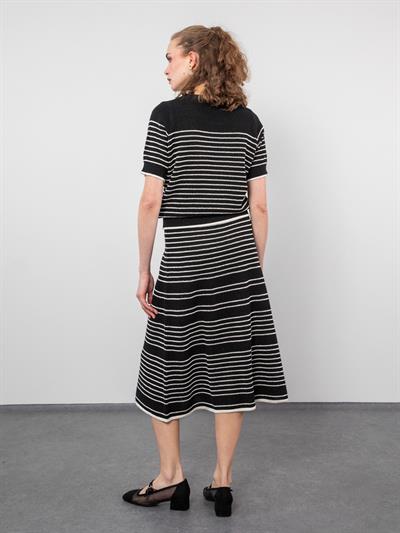 Полосатый свитер из органического хлопка с деталями контрастного цвета KZK9492SIYAH