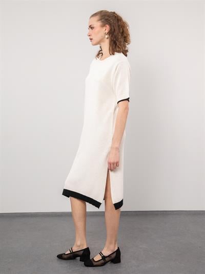 Платье-стринги с фактурной текстурой и металлизированной отделкой из смеси органического хлопка с деталями контрастного цвета ELB9308KEMIK