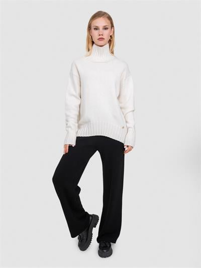 Свитер с воротником из смесовой орановой шерсти и хлопчатобумажной ткани. KZK8552KEMIK