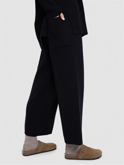 Трикотажное платье в рубчик из 100% органической шерсти PNT7090SIYAH