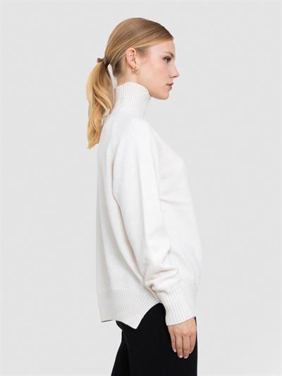 Свитер с воротником из смесовой орановой шерсти и хлопчатобумажной ткани. KZK8664KEMIK