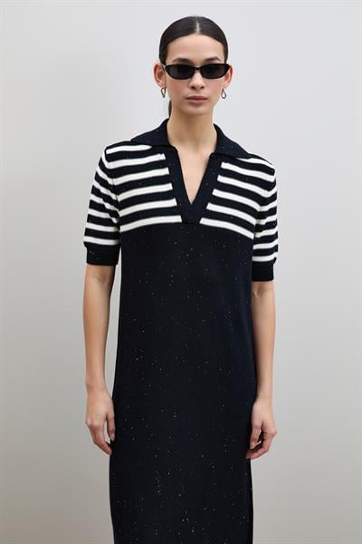 Миди-платье в полоску с воротником-поло и микро-пайетками