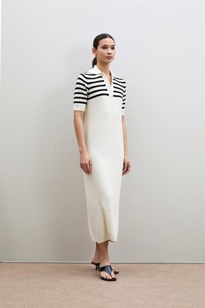 Миди-платье в полоску с воротником-поло и микро-пайетками