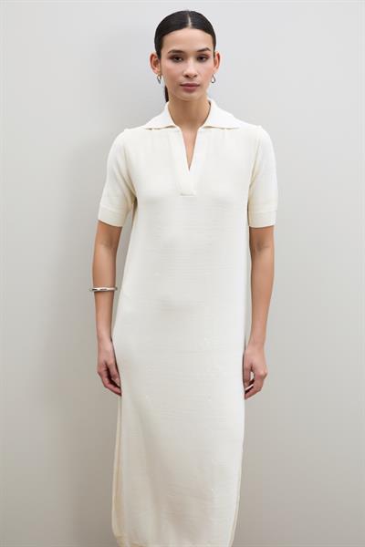 Миди-платье с пайетками и воротником-поло из трикотажа