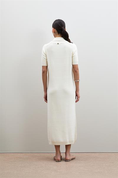 Миди-платье с пайетками и воротником-поло из трикотажа