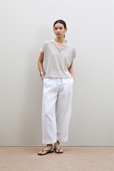 Вязанный свитер с пайетками и воротником-поло