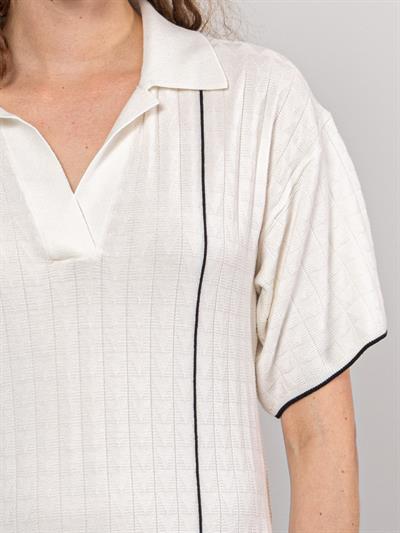 Платье контрастного цвета в полоску с разрезом и вырезом поло ELB9316KEMIK