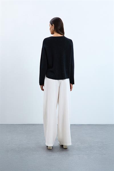 Свитер с V-образным вырезом и пайетками KZK10562SİYAH