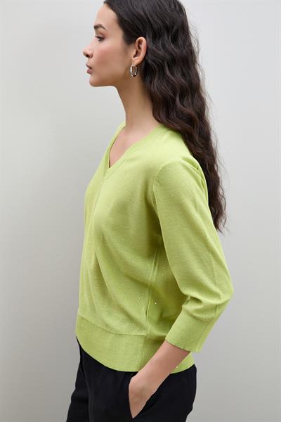 Свитер с V-образным вырезом и микро-пайетками