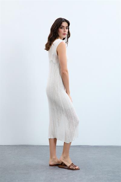 Трикотажное платье с V-образным вырезом ELB8092BEYAZ