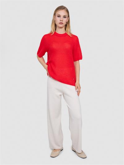 Полупрозрачный свитер с вырезом с надписью KZK8524KIRMIZI