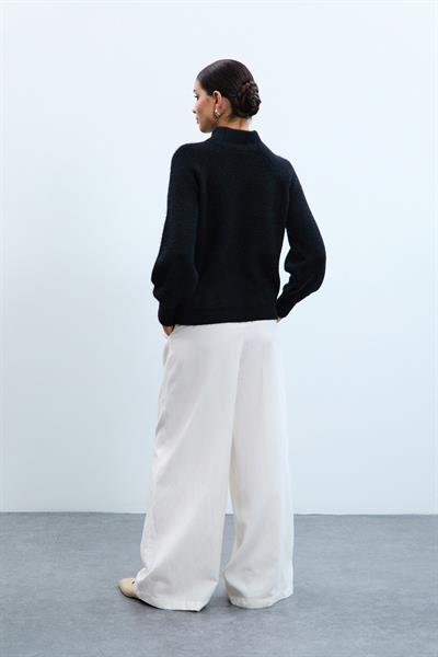 Свитер с высоким воротником и ребристой текстурой из смеси шерсти KZK10792SİYAH