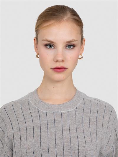 Свитер с буквенным вырезом из фактурной смеси шерсти и анонимности металлизиров KZK8350BEJ