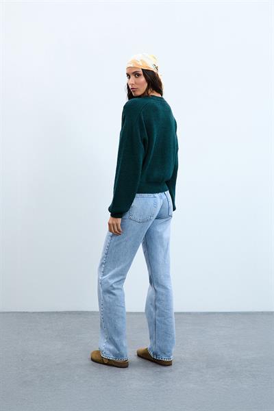 Свитер с круглым вырезом и плечевыми деталями из шерстяной смеси KZK10538HAKİ