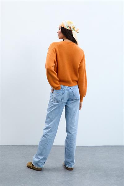 Свитер с круглым вырезом и плечевыми деталями из шерстяной смеси KZK10538ORANJ
