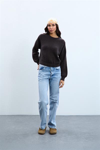 Свитер с круглым вырезом и плечевыми деталями из шерстяной смеси KZK10538KAHVE