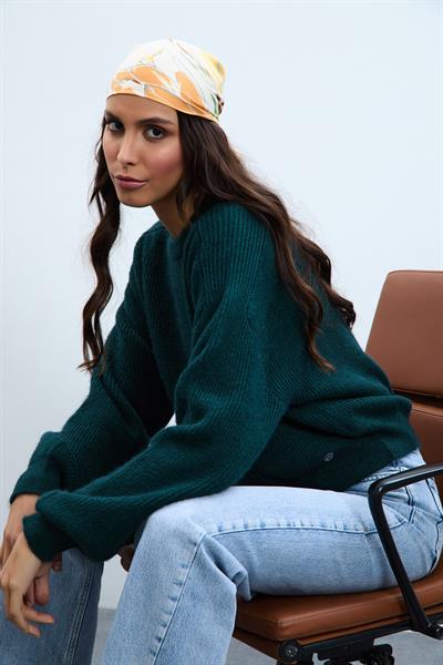 Свитер с круглым вырезом и плечевыми деталями из шерстяной смеси KZK10538HAKİ