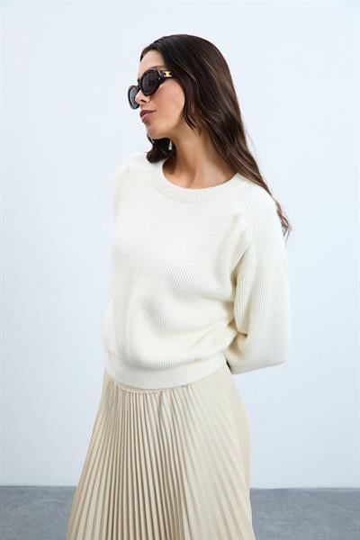 Свитер с круглым вырезом и плечевыми деталями из шерстяной смеси KZK10538KEMİK