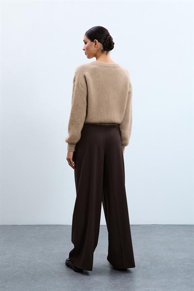 Свитер из смеси мохера и шерсти с драпировкой и пайетками на плечах KZK10388BEJ