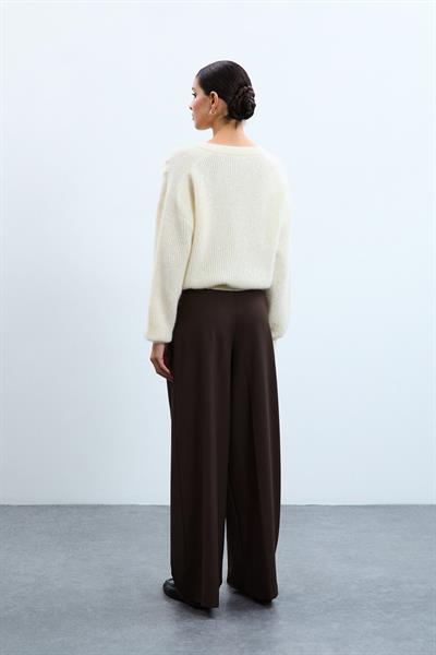 Свитер из смеси мохера и шерсти с драпировкой и пайетками на плечах KZK10388KEMİK