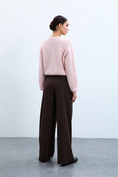 Свитер из смеси мохера и шерсти с драпировкой и пайетками на плечах KZK10388PUDRA