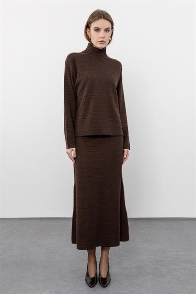 Шерстяной свитер с воротником-гольф