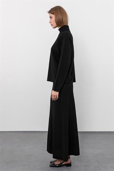 Шерстяной свитер с воротником-гольф