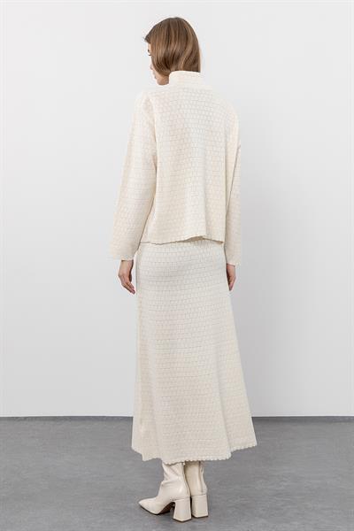 Шерстяной свитер с воротником-гольф