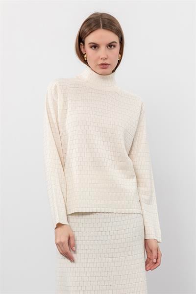 Шерстяной свитер с воротником-гольф