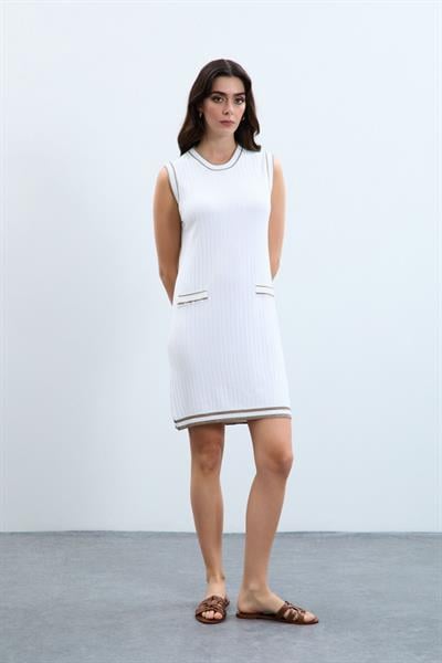 Платье с круглым вырезом и металлизированной полоской ELB9746BEYAZ