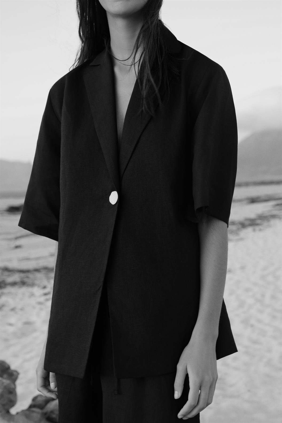 100% Linen Oversized Button-Detail Jacket