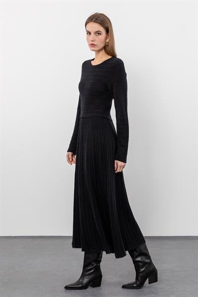 Wool Blend Midi Dress with Metallic Thread and Ribbed Detail