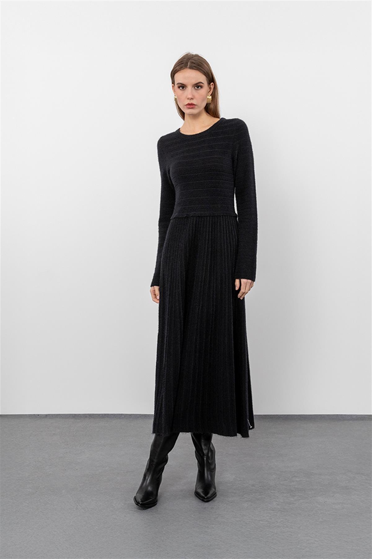 Wool Blend Midi Dress with Metallic Thread and Ribbed Detail