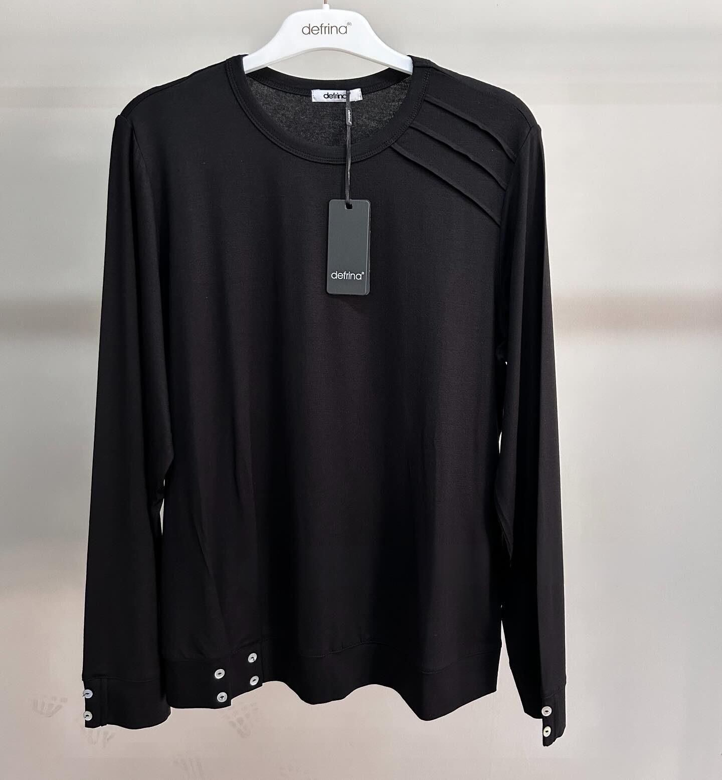 Defrina Omuz Nervürlü Eteği Düğmeli Bluz Siyah 11075