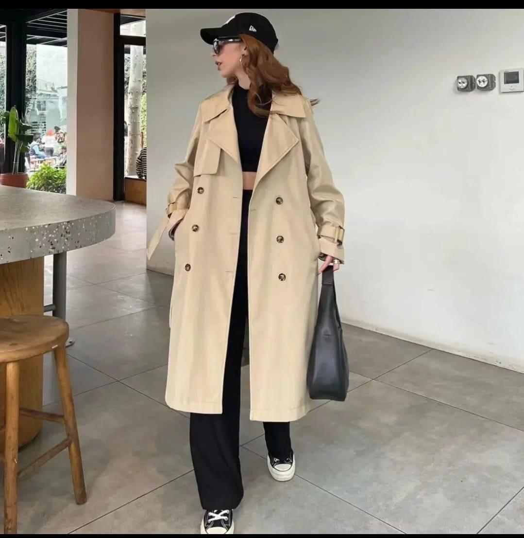 Ekshe Kemerli ve Düğmeli Astarlı Spor Bayan Trenç