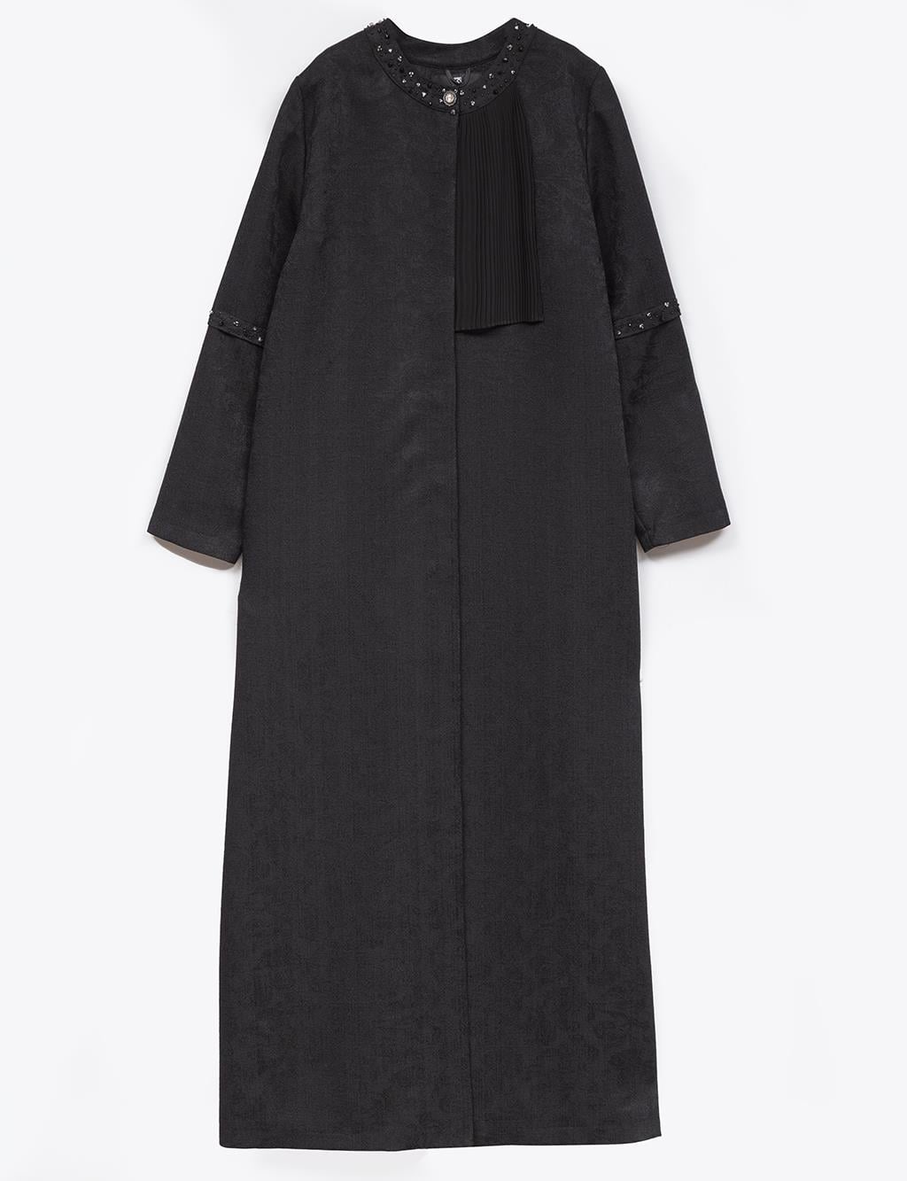Kayra Vivence Sıfır Yaka Pili Detaylı İşlemeli Ferace Siyah VV-B23-45002