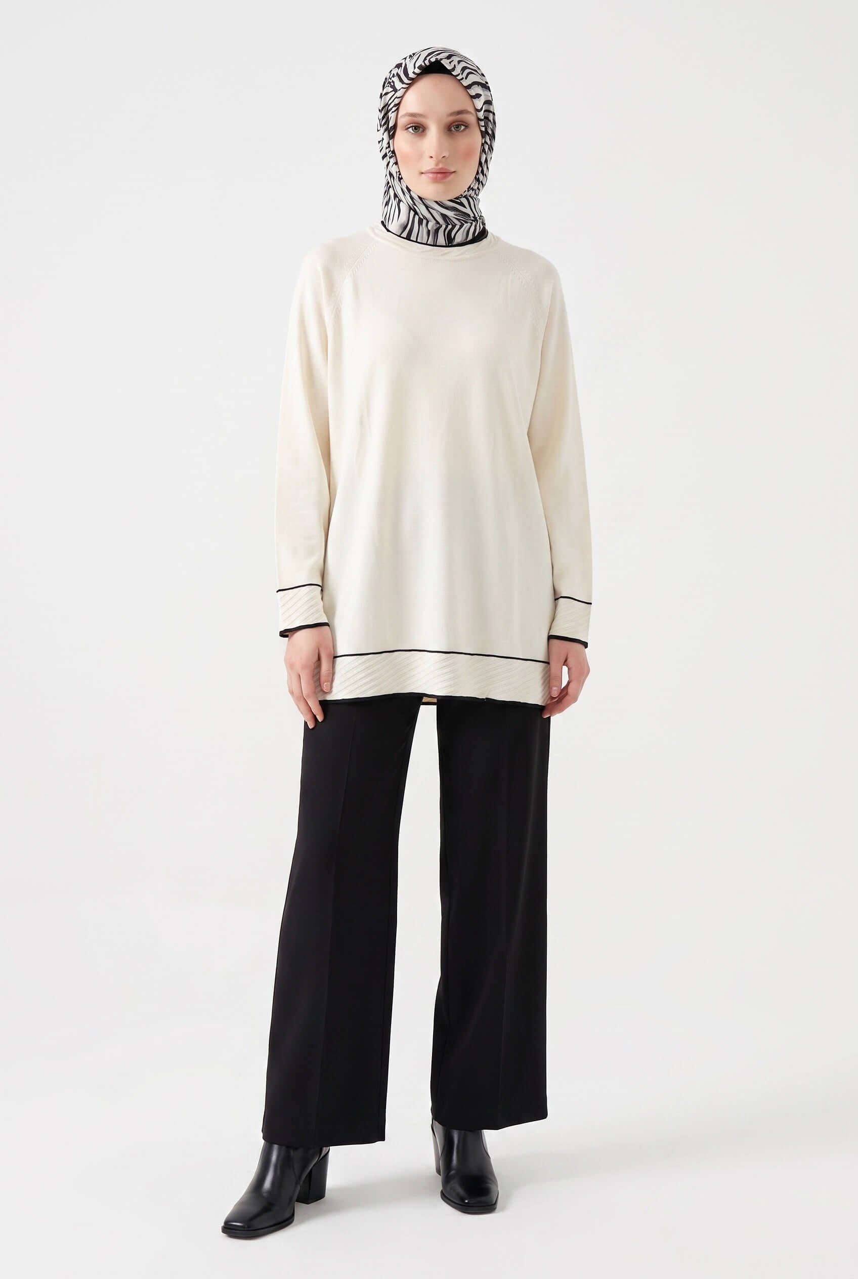 Armine TREND Biyeli Ribana Detaylı Triko Tunik Ekru 26KTD416