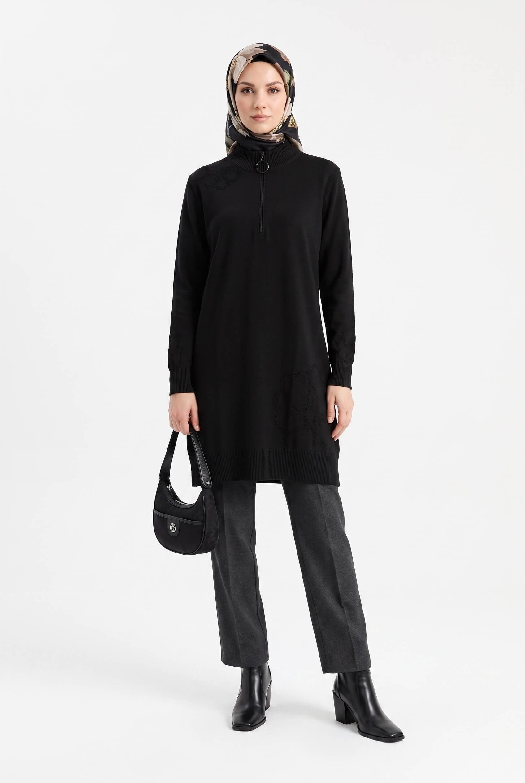 Armine TREND Çiçek Nakışlı Fermuarlı Triko Tunik Siyah 25KTD4111