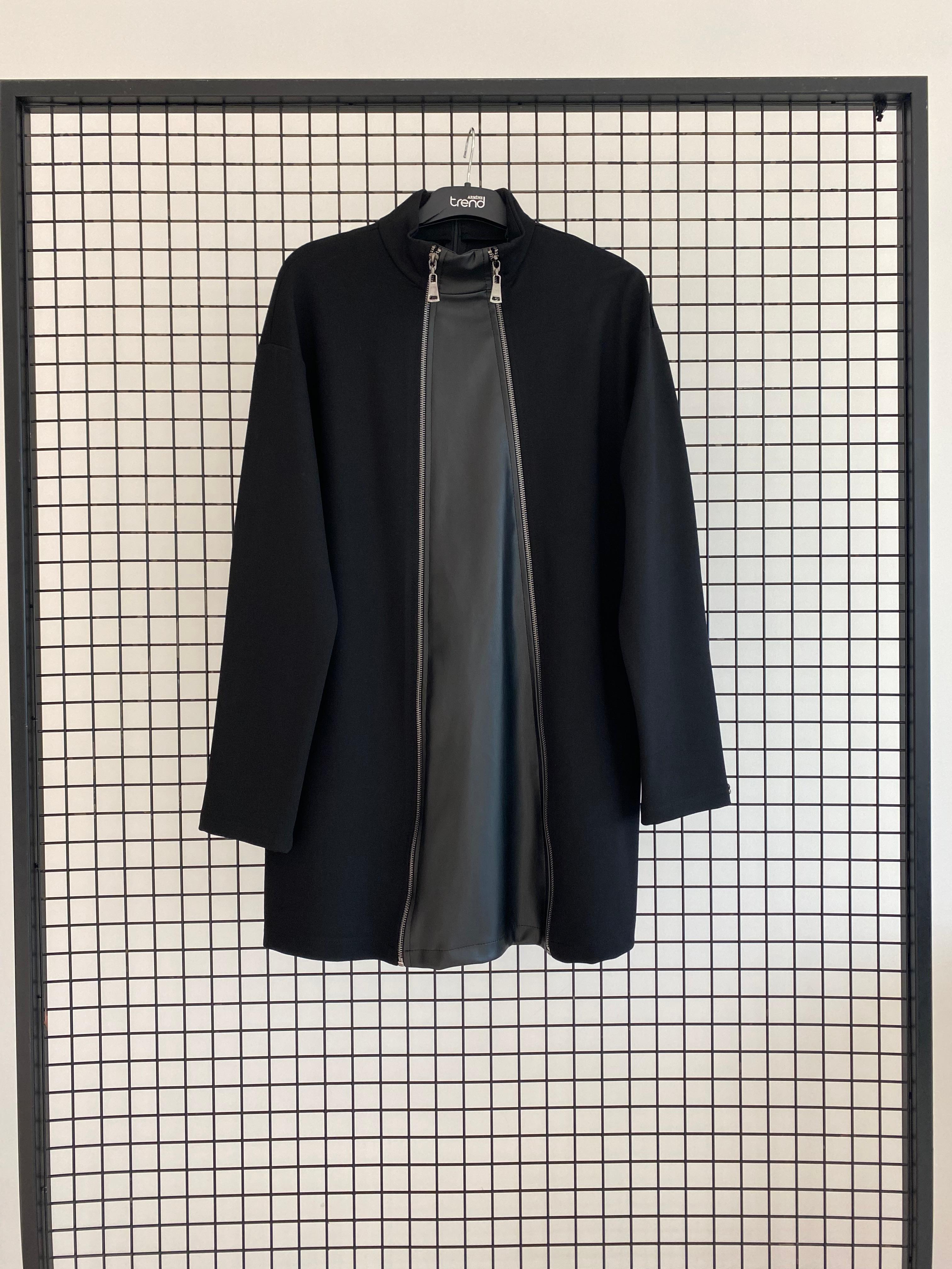 Armine TREND Önden Çift Fermuar Detaylı Deri Aksesuarlı Tunik Siyah 25KT410