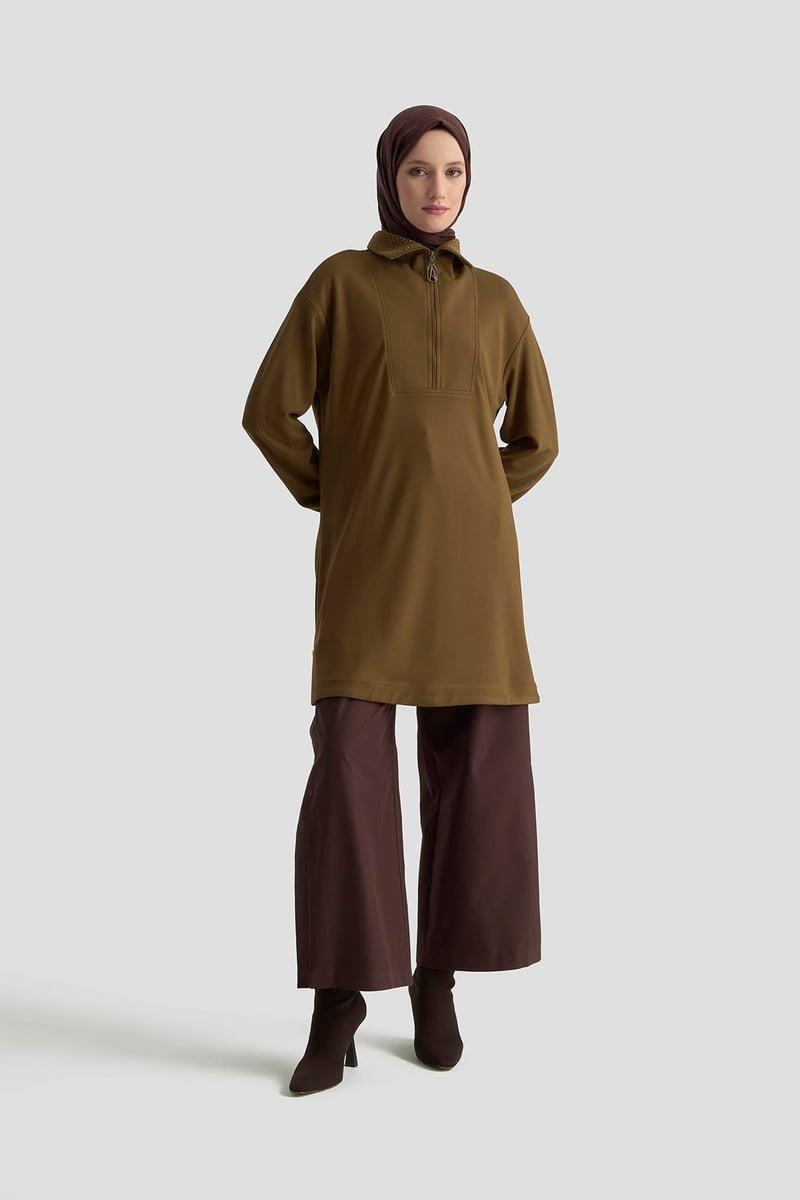 Armine TREND Yaka Taş İşlemeli Yarım Fermuarlı Tunik Yağ Yeşili 25KT406