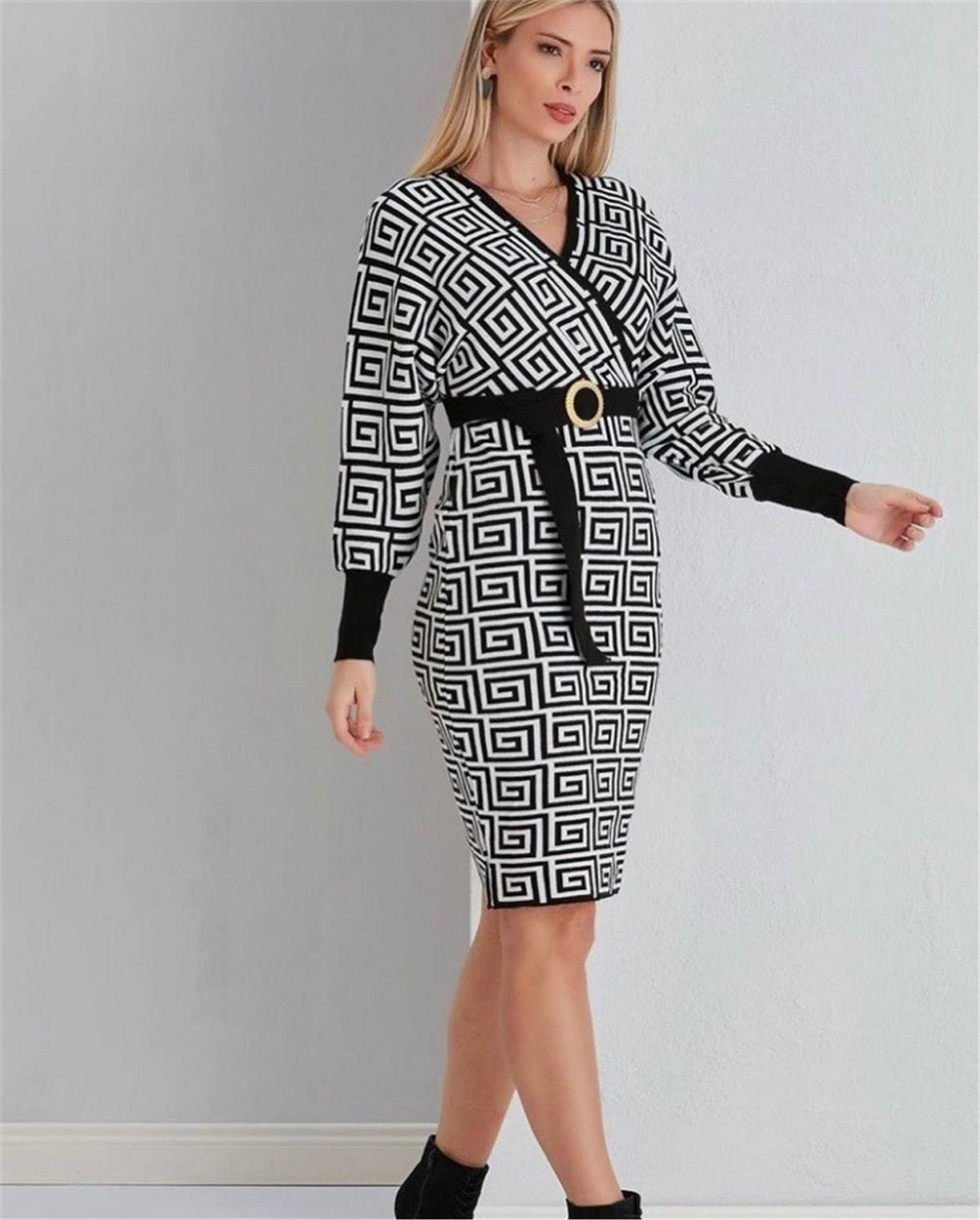 Degaje Yaka Triko Elbise Siyah