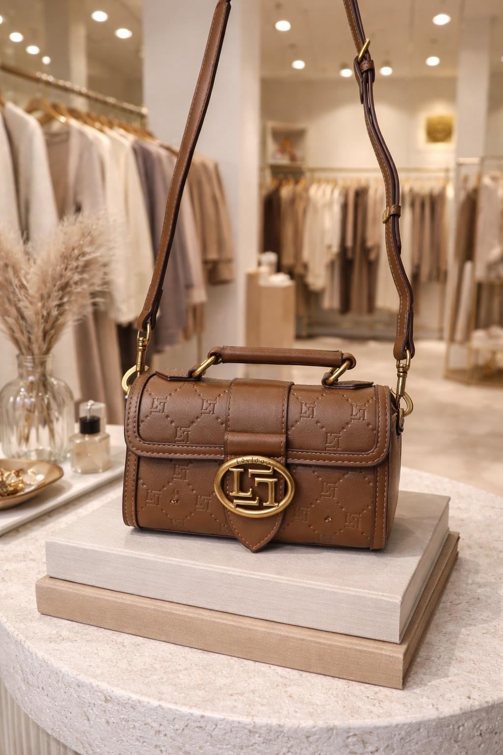 Levidor Mıknatıslı Minimal Modern Stil Omuz Çantası Camel 930406